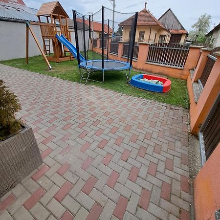Liptovský Mikuláš Apartmany Star מראה חיצוני תמונה